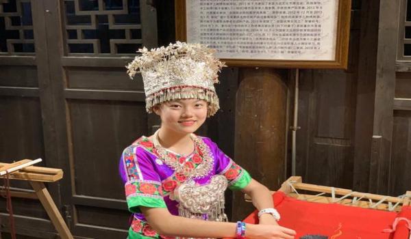 和平精英蚩尤辅助怎么用